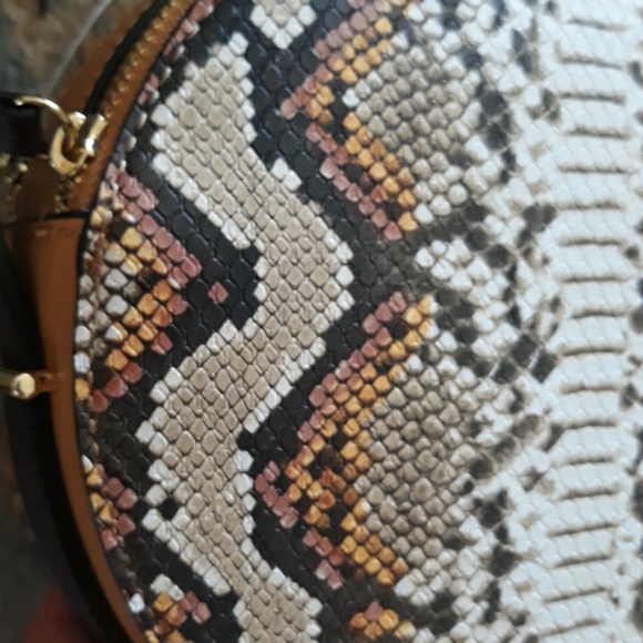 Nine West round crossbody bag - Picture 14 of 16